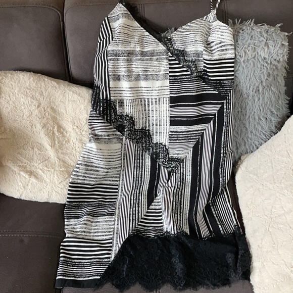 GUESS Black & White with Lace Summer Dress Size M - Picture 7 of 8